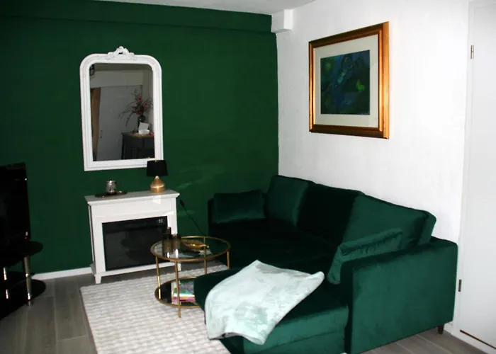 Le Petit Charme - Wohnen In Einer Historischen Зуль